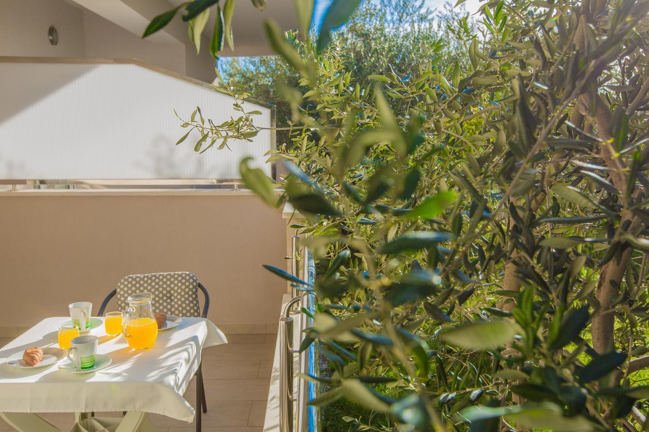 Maiv Residence - Family & Designer Suites Rogoznica  Esterno foto