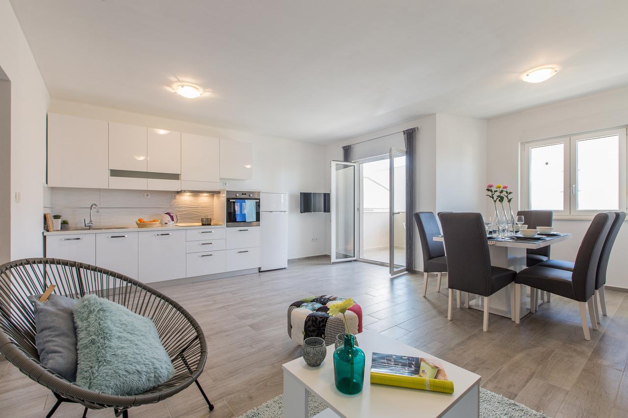 Maiv Residence - Family & Designer Suites Rogoznica  Esterno foto