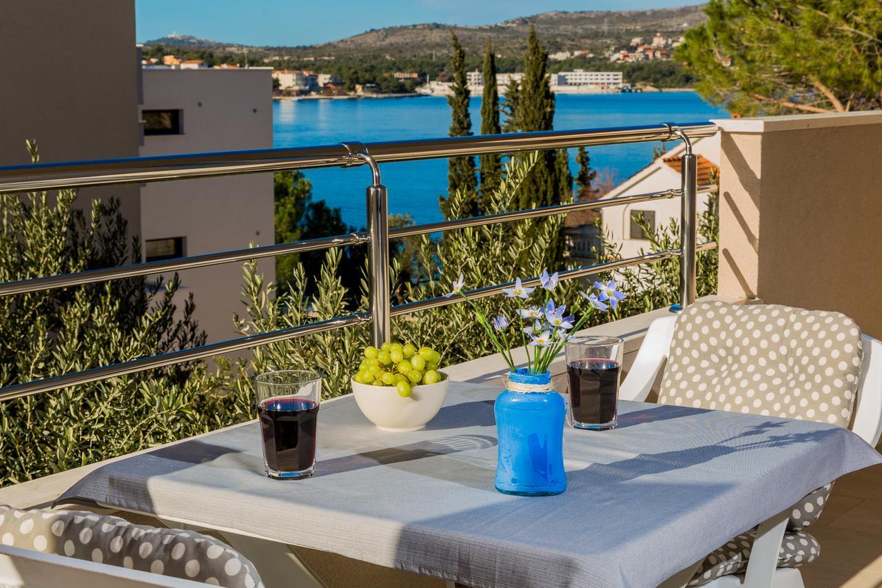 Maiv Residence - Family & Designer Suites Rogoznica  Esterno foto