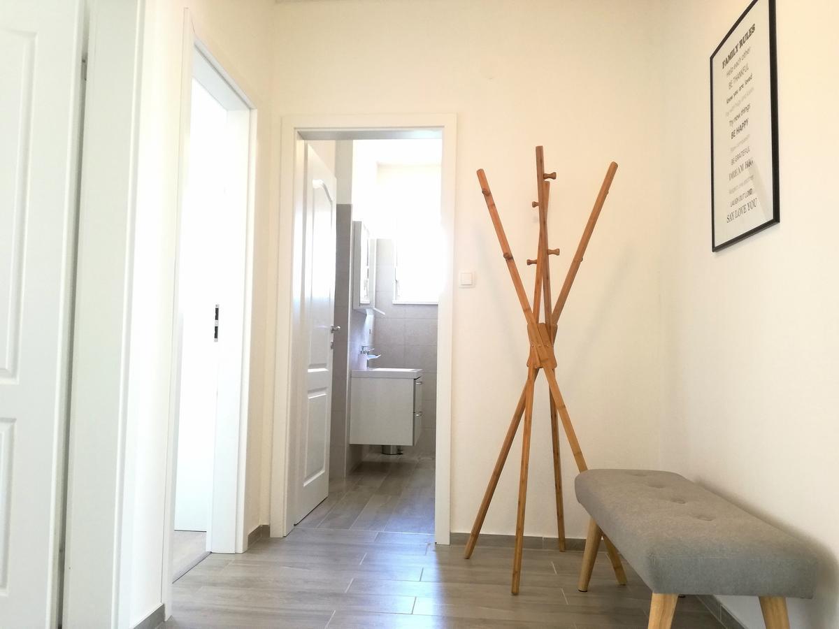 Maiv Residence - Family & Designer Suites Rogoznica  Esterno foto